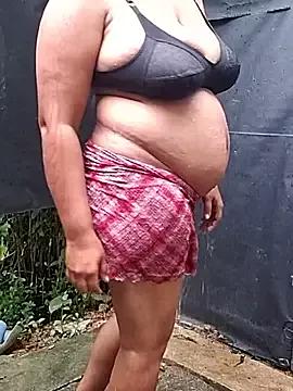 curelybaby from StripChat is Freechat