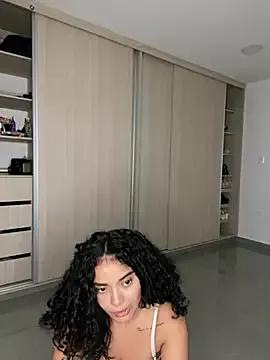 Curlyierr from StripChat is Freechat