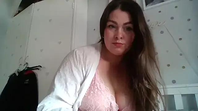 Curvy-Dolly from StripChat is Freechat