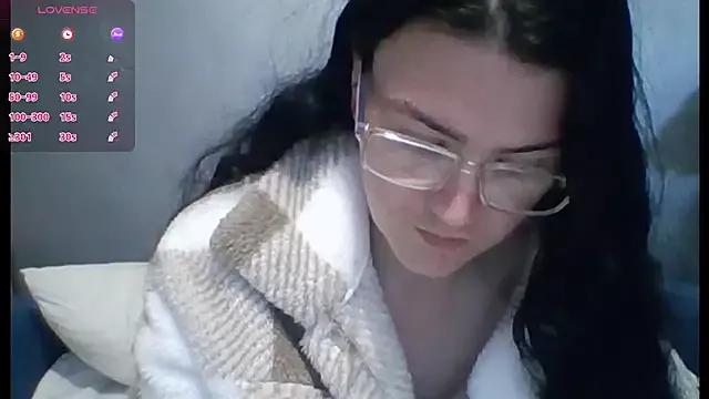 Curvy_KatrinaX from StripChat is Freechat