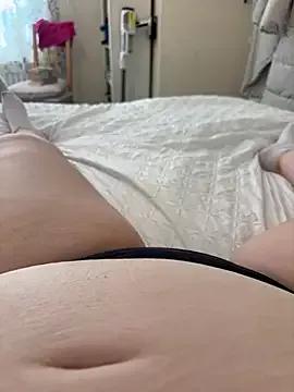 curvygirll2 from StripChat is Freechat