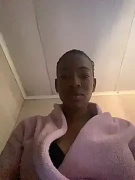 Curvyslut92 from StripChat is Freechat