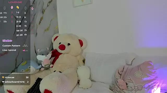 Girls: discover live performances with matured cam models, from teasing to fixations, in a variety of stunning live sex cams.
