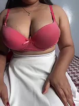 Girls: discover live performances with matured cam models, from teasing to fixations, in a variety of stunning live sex cams.