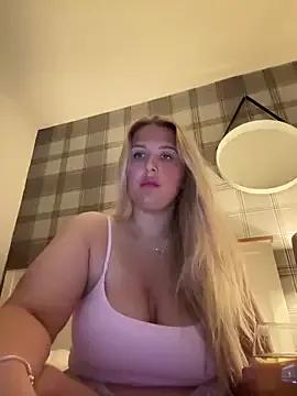Girls: discover live performances with matured cam models, from teasing to fixations, in a variety of stunning live sex cams.