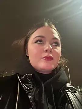 Girls: discover live performances with matured cam models, from teasing to fixations, in a variety of stunning live sex cams.