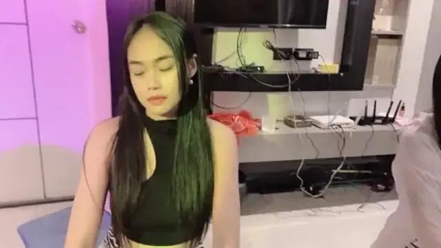 Cx33So from StripChat