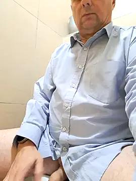 DaddyCumBumZA from StripChat
