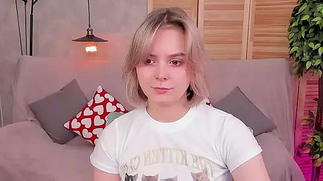 Girls: discover live performances with matured cam models, from teasing to fixations, in a variety of stunning live sex cams.