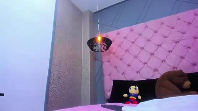 Dakotaa_horny from StripChat is Freechat