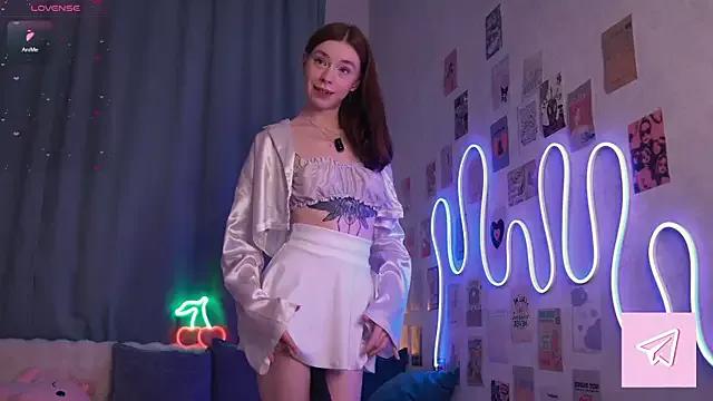 DanaMoore from StripChat is Freechat