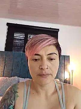 Daniela_Leonn from StripChat is Freechat