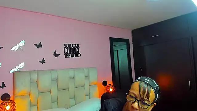 Girls: discover live performances with matured cam models, from teasing to fixations, in a variety of stunning live sex cams.