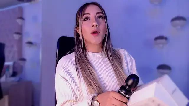 Girls: discover live performances with matured cam models, from teasing to fixations, in a variety of stunning live sex cams.