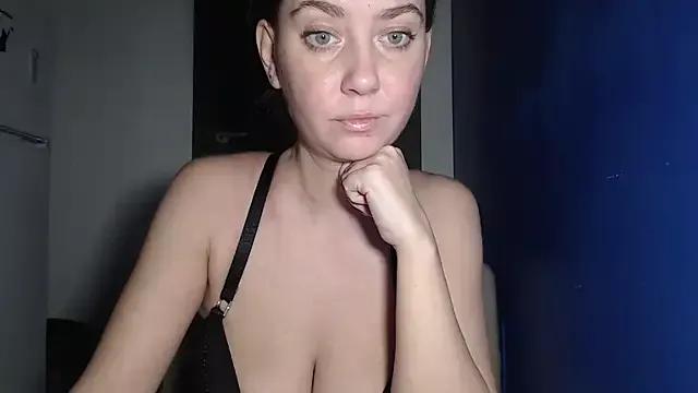 Girls: discover live performances with matured cam models, from teasing to fixations, in a variety of stunning live sex cams.