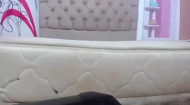 Girls: discover live performances with matured cam models, from teasing to fixations, in a variety of stunning live sex cams.