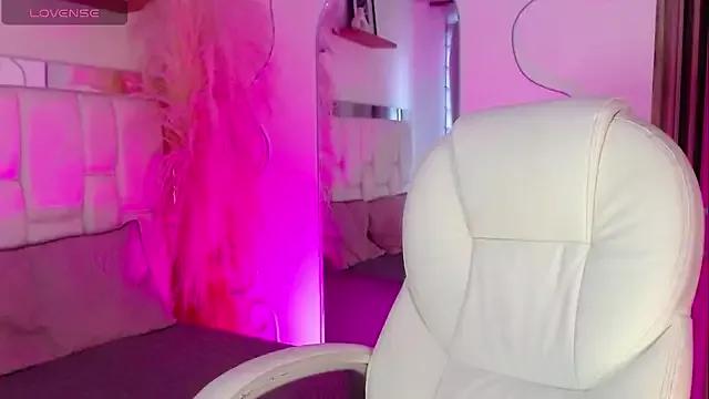 Girls: discover live performances with matured cam models, from teasing to fixations, in a variety of stunning live sex cams.