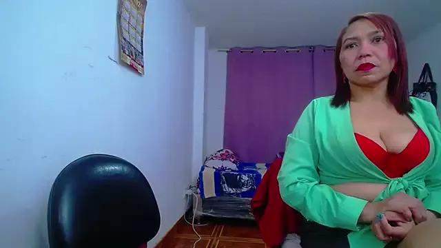 Girls: discover live performances with matured cam models, from teasing to fixations, in a variety of stunning live sex cams.