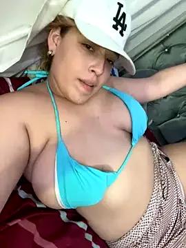 dannasaenz40 from StripChat