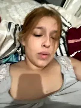 dannasaenz40 from StripChat