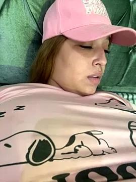 dannasaenz40 from StripChat