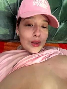 dannasaenz40 from StripChat