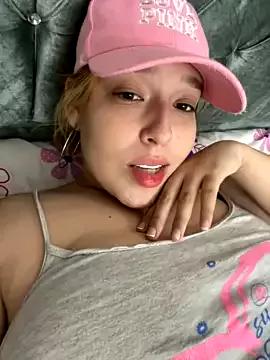 dannasaenz40 from StripChat