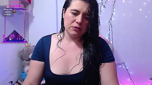 Girls: discover live performances with matured cam models, from teasing to fixations, in a variety of stunning live sex cams.