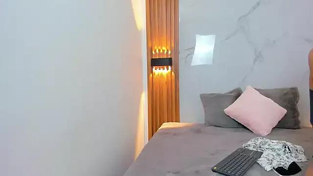 Daphnethomas from StripChat is Freechat