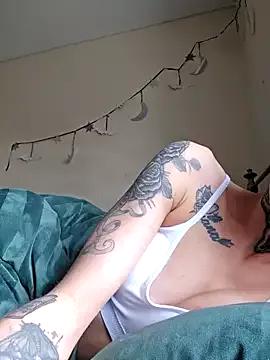 Girls: discover live performances with matured cam models, from teasing to fixations, in a variety of stunning live sex cams.