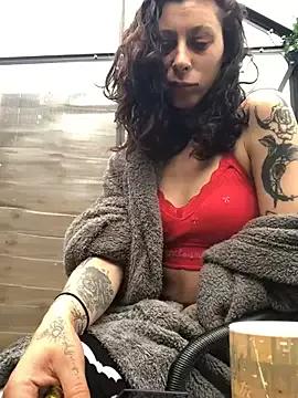 Girls: discover live performances with matured cam models, from teasing to fixations, in a variety of stunning live sex cams.