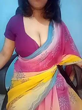 Dayna-36 on StripChat