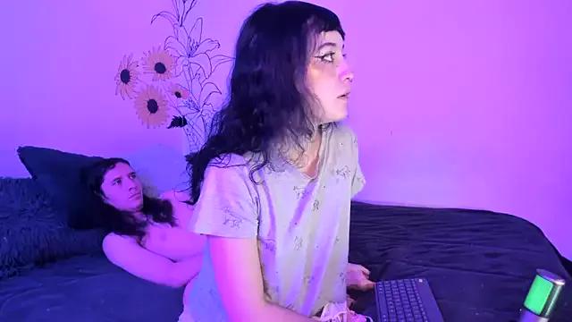Girls: discover live performances with matured cam models, from teasing to fixations, in a variety of stunning live sex cams.
