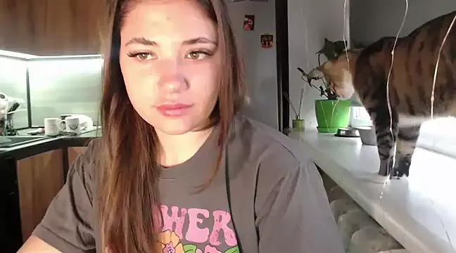 Girls: discover live performances with matured cam models, from teasing to fixations, in a variety of stunning live sex cams.