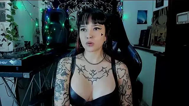 Girls: discover live performances with matured cam models, from teasing to fixations, in a variety of stunning live sex cams.