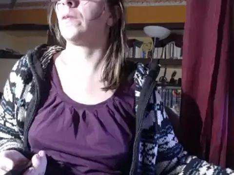 Dettybitch40 from StripChat