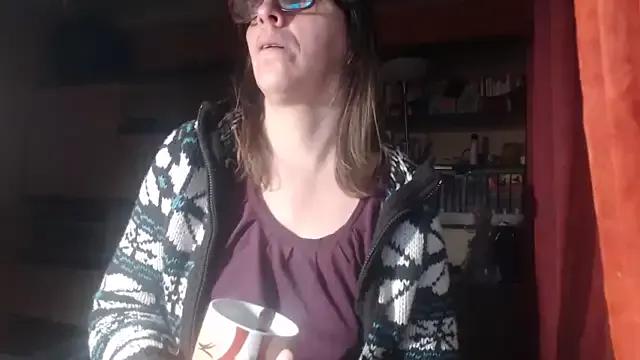 Dettybitch40 from StripChat