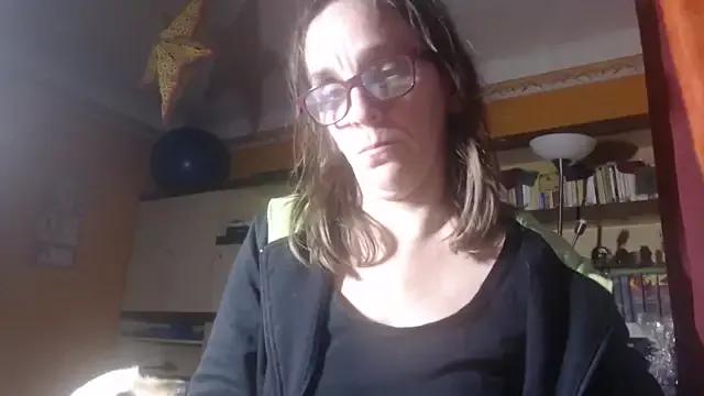 Dettybitch40 from StripChat