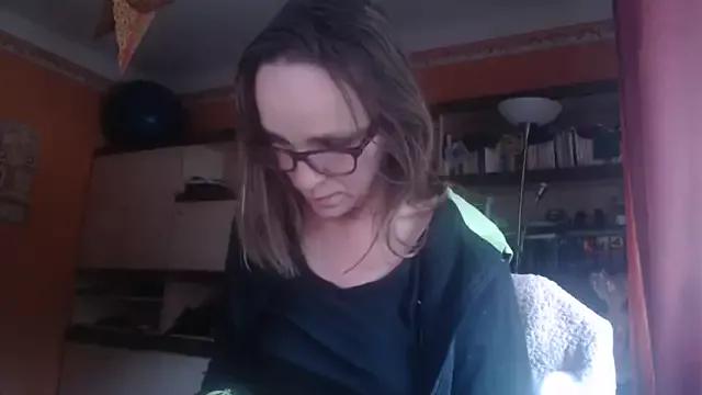 Dettybitch40 from StripChat