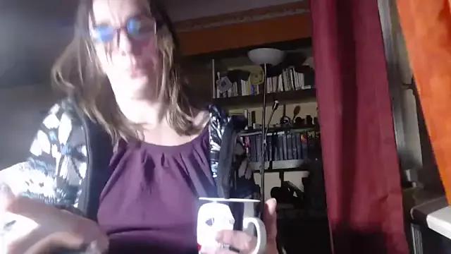 Dettybitch40 from StripChat