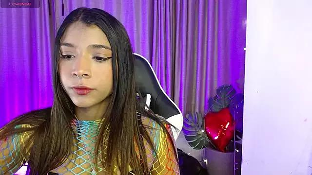 divine_cloee from StripChat