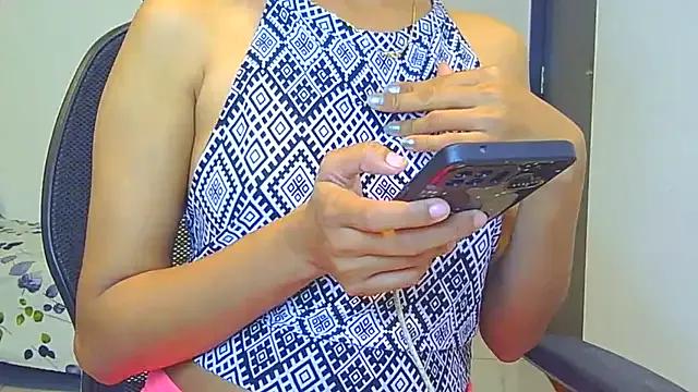 doll_sawra from StripChat