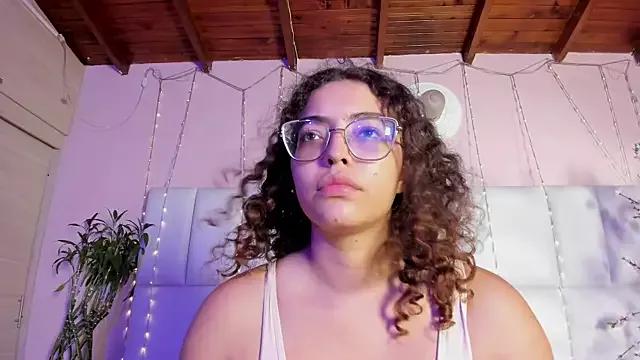 Girls: discover live performances with matured cam models, from teasing to fixations, in a variety of stunning live sex cams.