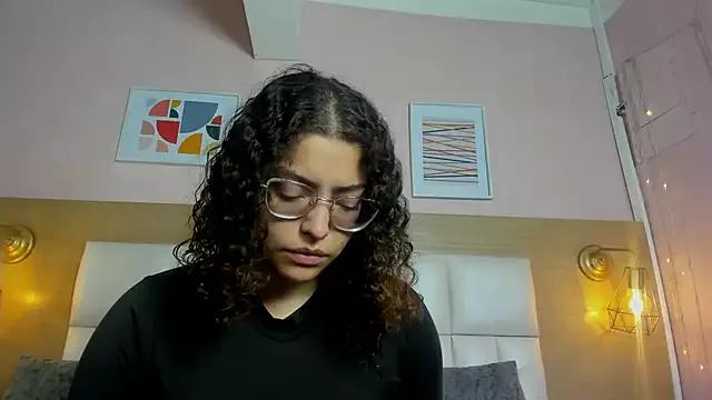 Girls: discover live performances with matured cam models, from teasing to fixations, in a variety of stunning live sex cams.