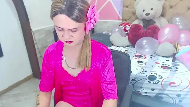 Dolldirtyxxx from StripChat is Freechat