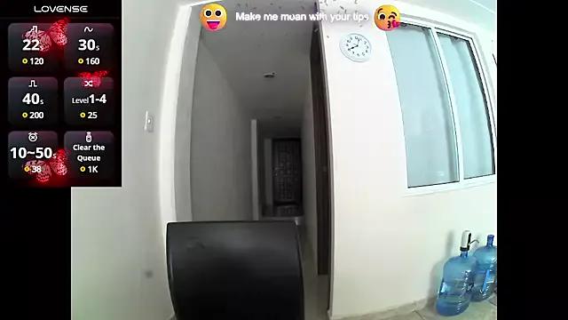 dollstrawberry from StripChat