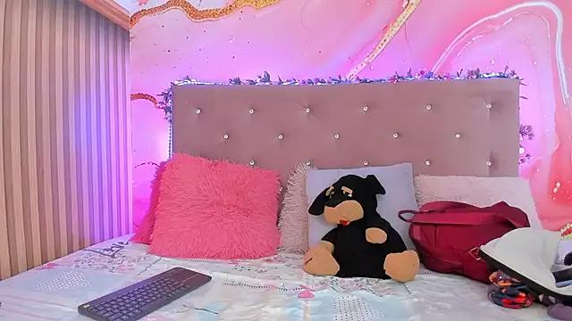 Girls: discover live performances with matured cam models, from teasing to fixations, in a variety of stunning live sex cams.
