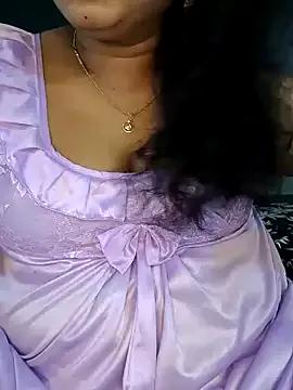 Dollybell from StripChat