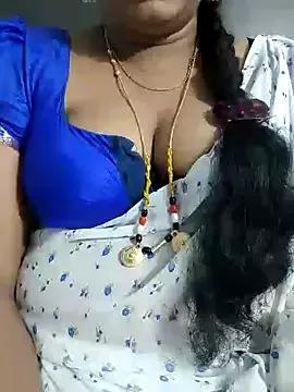 Dollybell from StripChat
