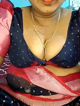 Dollybell from StripChat